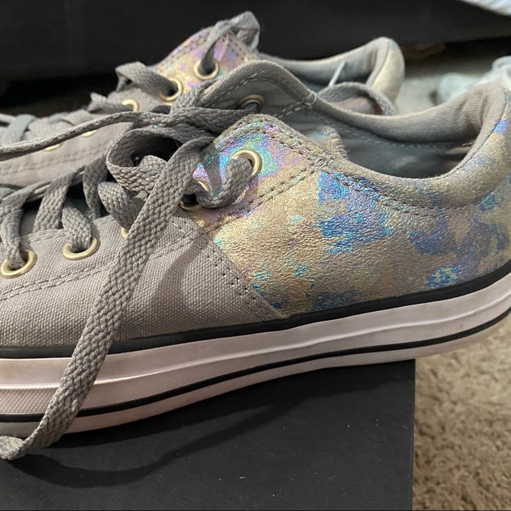 Converse - Picture 8 of 11